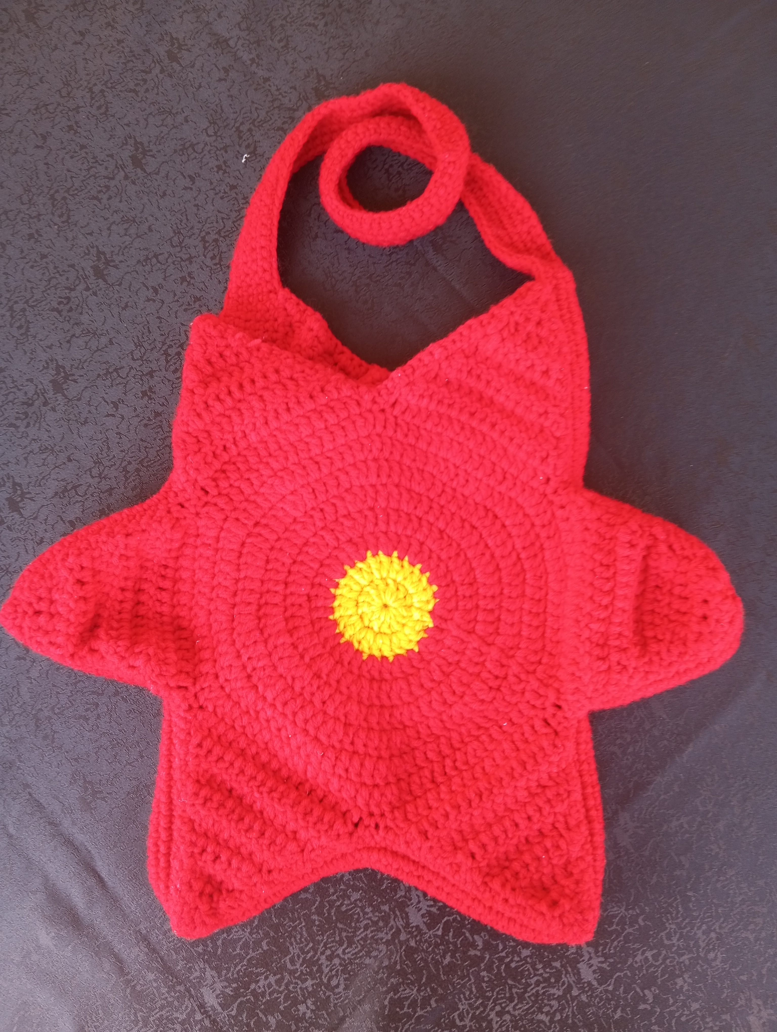 Star shaped sling bag