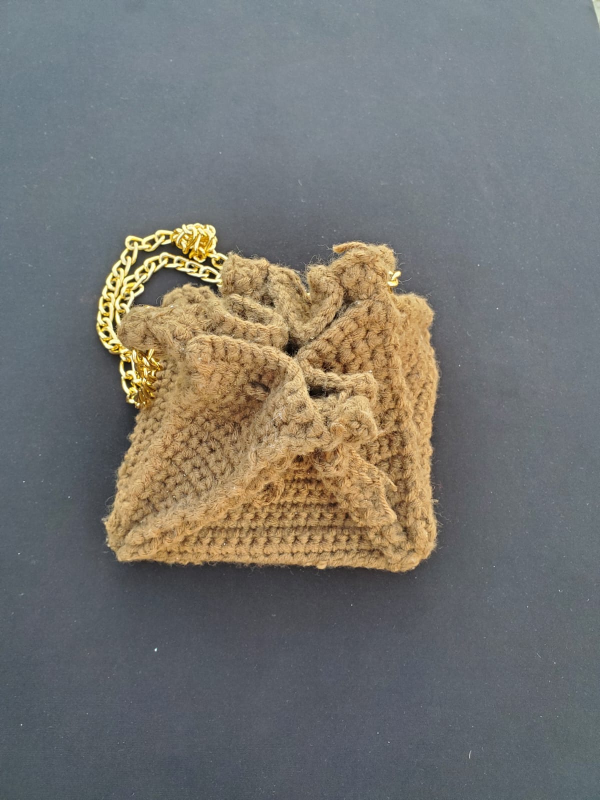Tetra shaped bag
